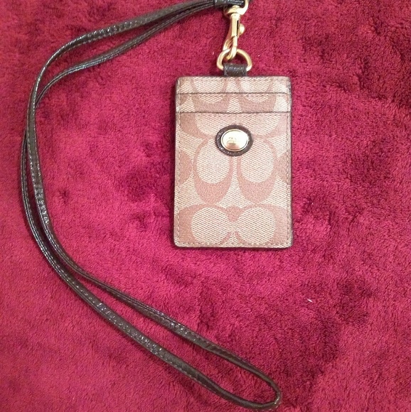 Coach Peyton Signature C Lanyard - Picture 1 of 4